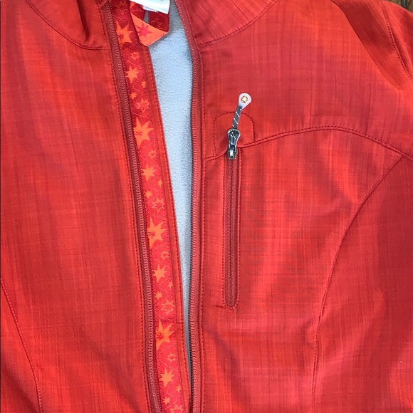 EUC Isis red soft shell - Picture 10 of 12